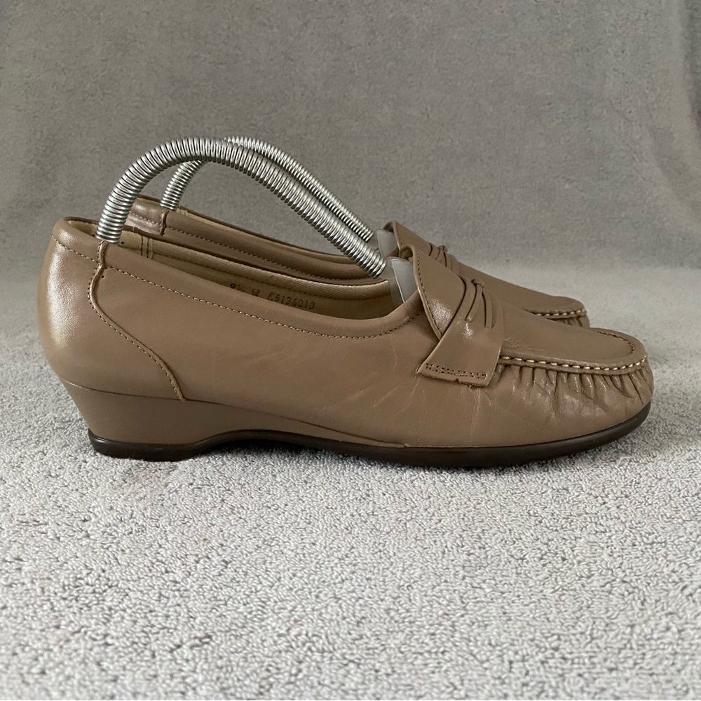 SAS Womens 9.5 W Wide Easier Slip On Moccasin Wedge Loafer Shoes Beige